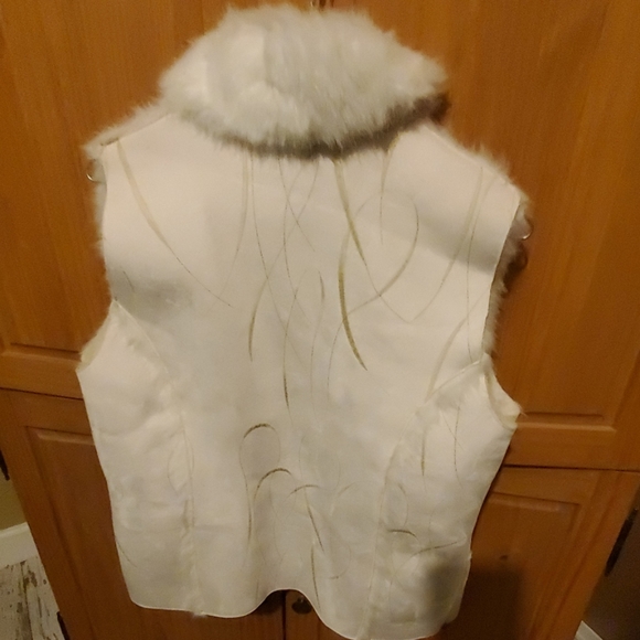 Vest - Picture 2 of 2
